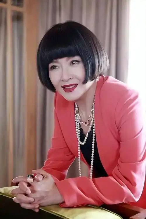 "河南女婿"万梓良:对前妻恬妞没有亏欠,爱小16岁娇妻也爱洛阳_邓萃雯