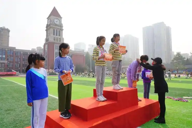 北京四中璞瑅学校举办秋季运动会_北京日报app北京号