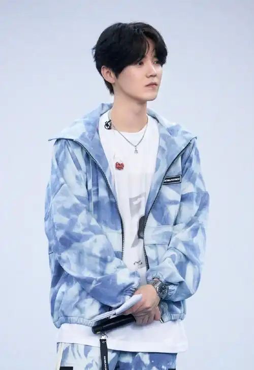 鹿晗创造营2020帅气花絮照图片36