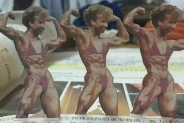 她就是被学生们封为"蛋白质女王"的"肌肉女".