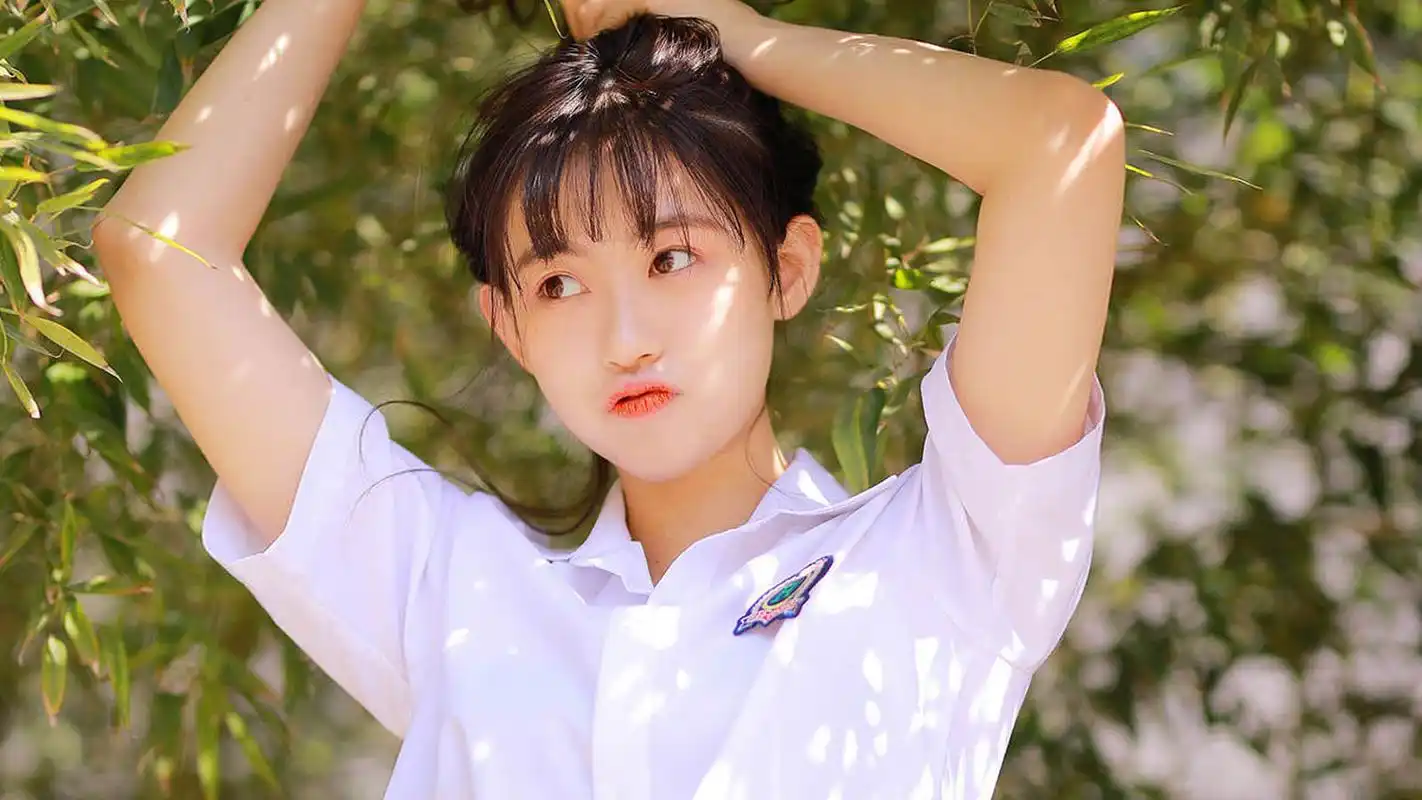 日系可爱清纯美女甜美高清壁纸