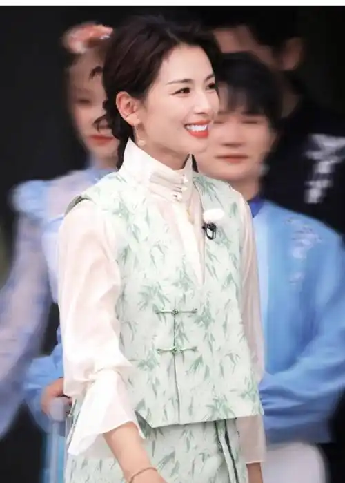 《跑男》录制:周深宋雨琦搭档,45岁刘涛扎小辫子和沙溢_造型_节目组_