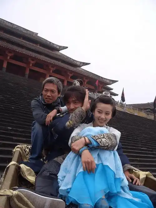 仙剑胡歌结婚,杨幂成顶流,刘诗诗开始拼事业了_网友_刘亦菲_观众