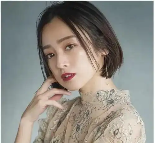 方形脸适合什么发型(发型方形篇:大方脸适合什么发型?