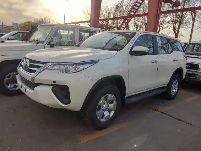 越野小霸道2020款丰田穿越者港口现车实拍解析