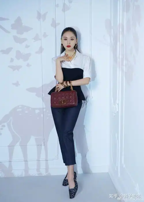 要用技巧从视觉上拉长身高比例代表明星:王子文,张韶涵服装搭配技巧