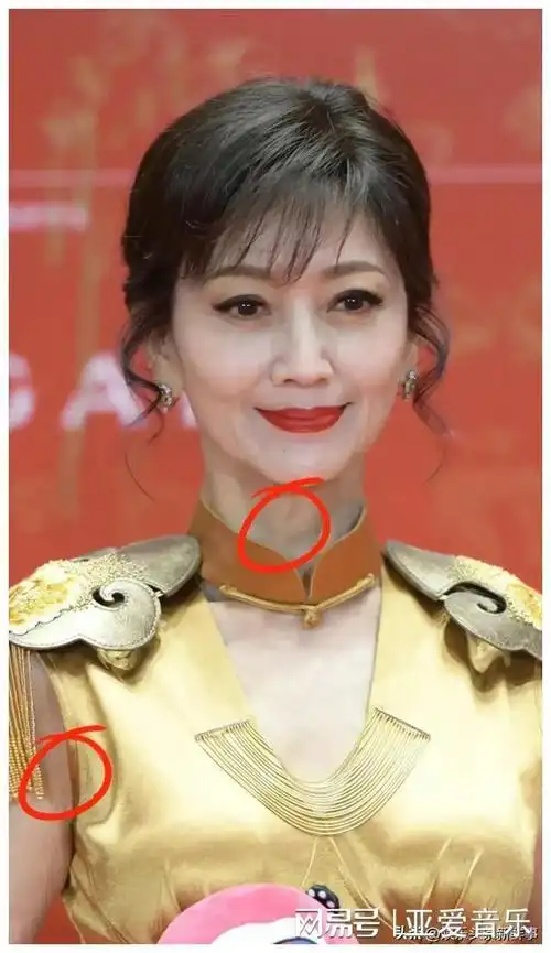 70岁赵雅芝状态,素颜皮肤松弛,已被去掉"不老女神"的美称!