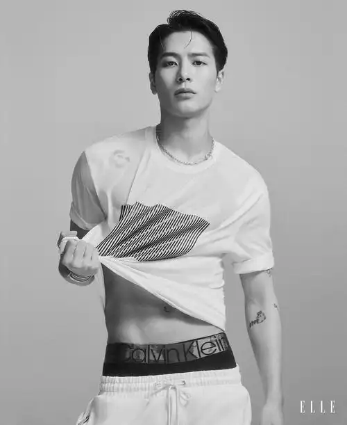 王嘉尔 elle 新图穿ck 已更新内页