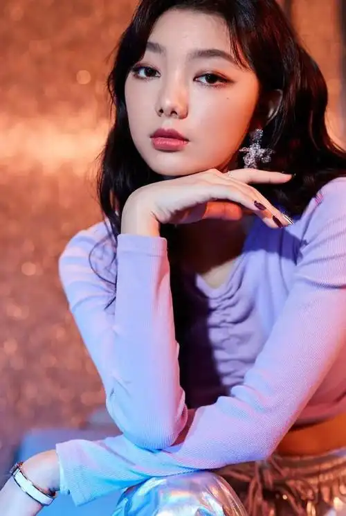 精美图集李紫婷精致美丽的女歌手