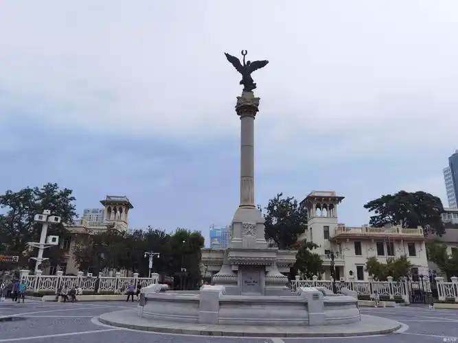 这应该是马可波罗广场喽,天气渐好,天都是蓝的喽