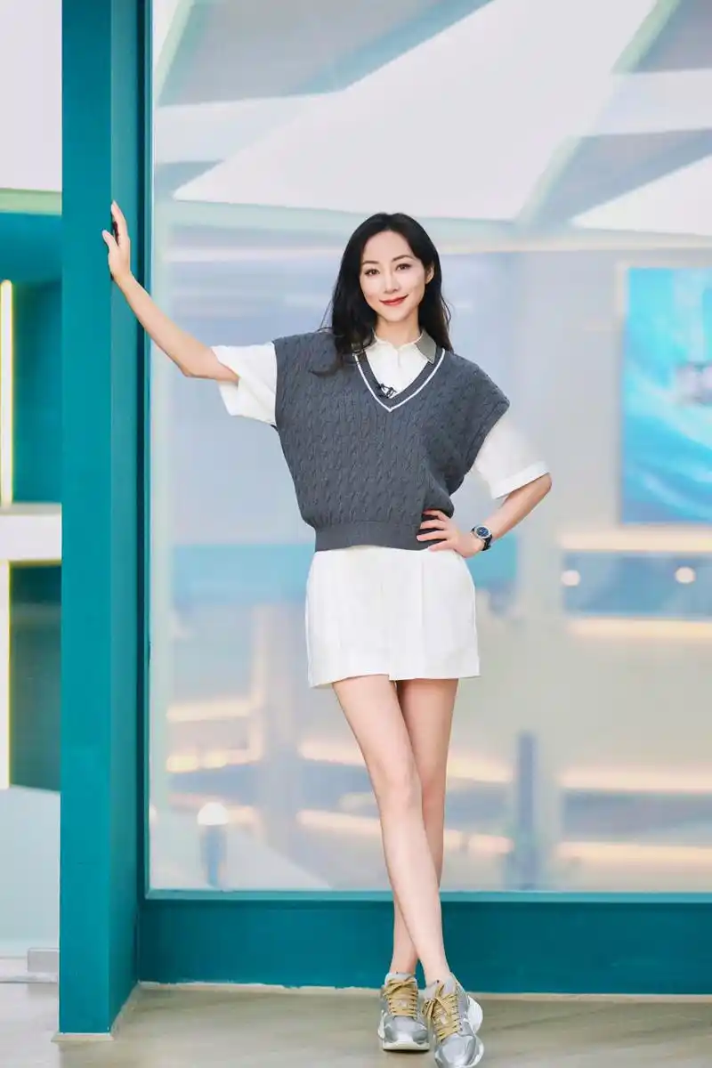 韩雪生活照,时尚简约,优雅美丽,展现生活中的自然美!