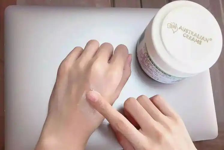 预告39元250g的澳洲绵羊油涂脸抹手全身上下全家老少都能用一瓶搞定