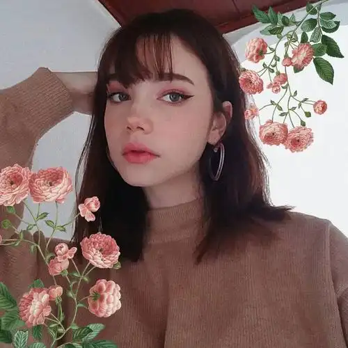 冷感空灵美女《karin》魅惑眼眸,乌克兰以色列混血蹦出新滋味!