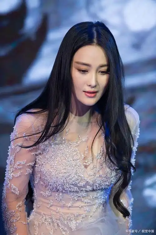 "靠嫁人翻身"的张馨予:她老公何捷,确实很牛!张馨予成功翻身