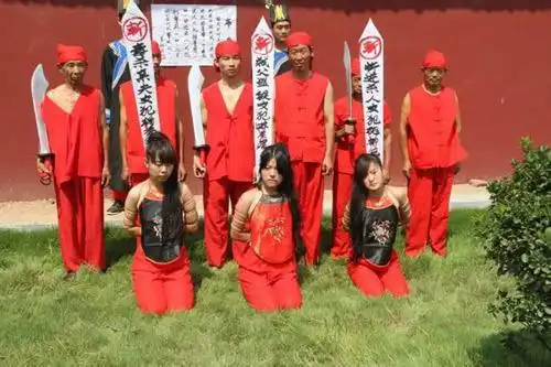 古代刑场处决女子情景