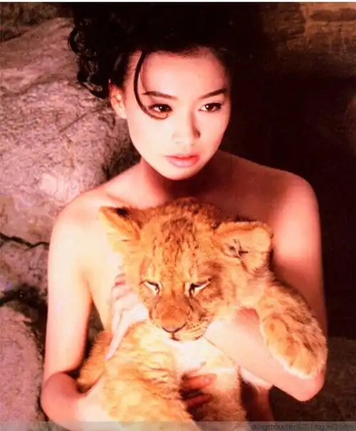 酒窝美女张庭早年写真曝光(图)