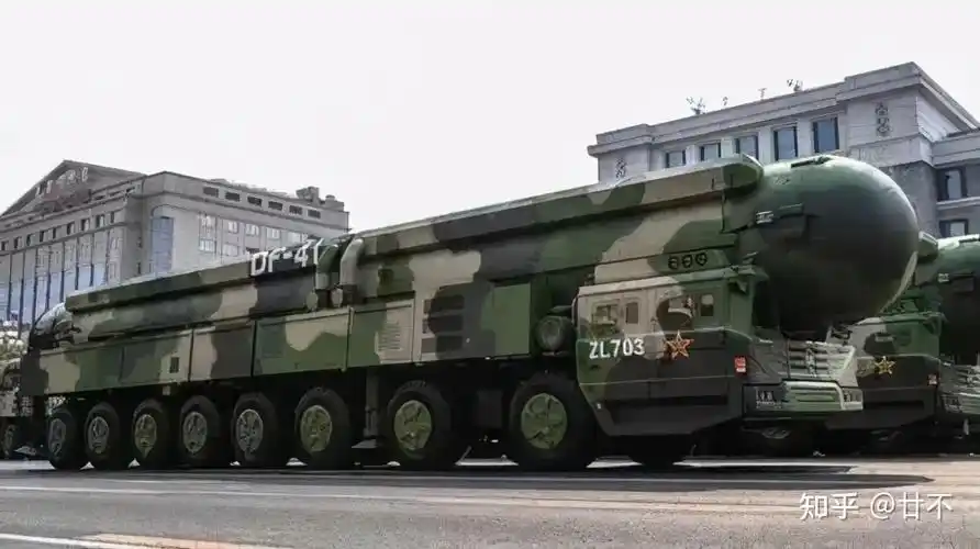 长剑-100巡航导弹是中国人民解放军装备的一种巡航导弹,精度高,射程远