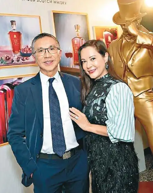 普拉达女王:雷怡晖|雷亮|雷怡晖|两个人_新浪新闻