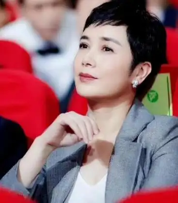 苦于内娱恶臭12年这一次张静初成功打了一场漂亮的翻身仗