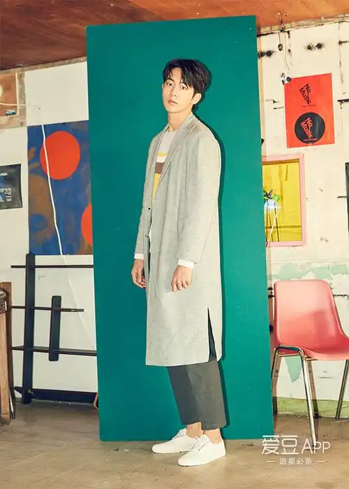 拥有4700px身高的南柱赫最开始是通过模特出道的.