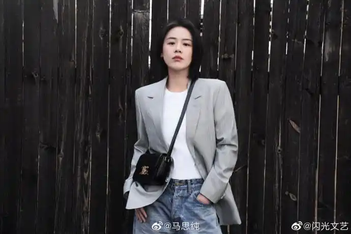 马思纯灰西装造型##马思纯灰西服##马思纯灰西装早春随拍