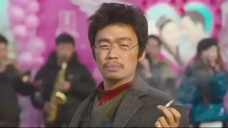 无处安放的手,王宝强这抽烟的姿势简直没谁了!