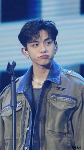 黄旭熙lucas可爱鸭鸭嘴90