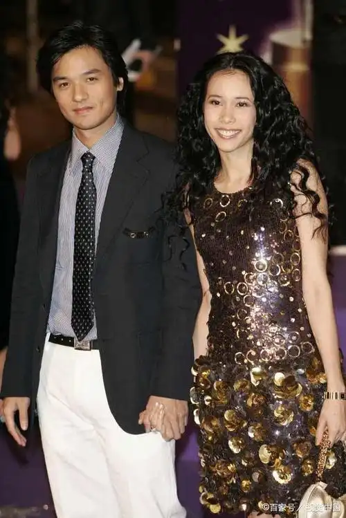 舒淇罕见秀出和老公冯德伦的合照,结婚4年,甚少互动也没有子女