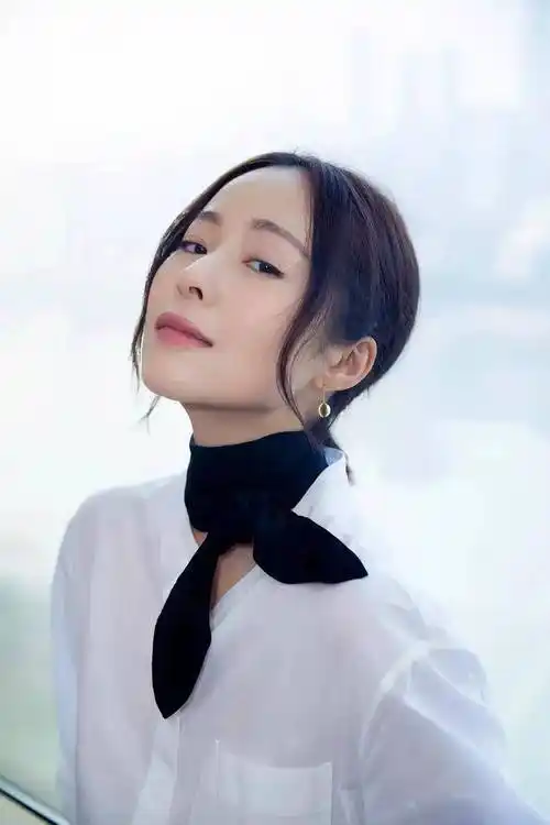 江一燕迷人照片