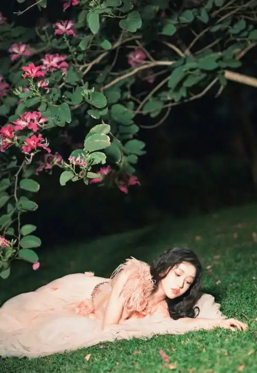 gq人物盛典姜贞羽写真图片