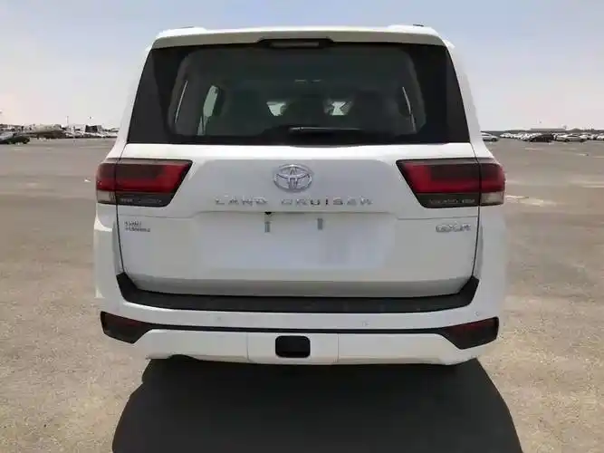 丰田陆巡lc300价格发布 顶配落地超200万 黑色贵10万