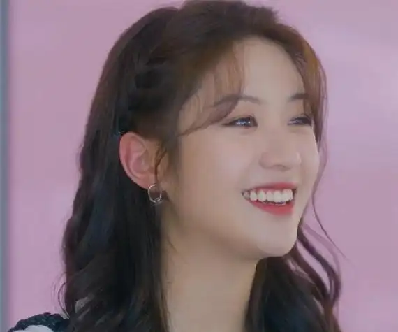 《骄阳伴我》差点没认出向涵之,虽然很美,但让人感觉很别扭