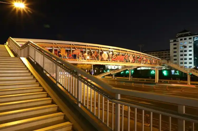 京城夜色——过街天桥