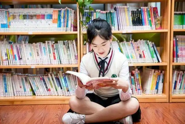 13岁黄多多打扮出格?父母老师的传统思维错了,臭美是孩子天性