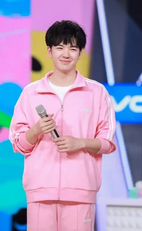 名星仝卓炫耀应届毕业生学历造假被查处