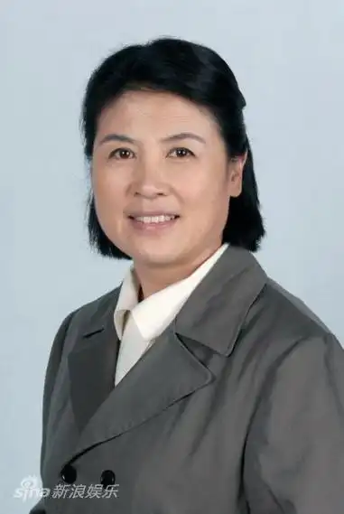 资料图片:《风和日丽》剧照-张英饰景兰