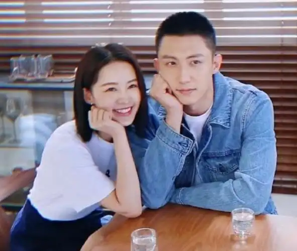 李沁和黄景瑜扫楼太甜了两人对彼此称呼成亮点网友表示磕到了