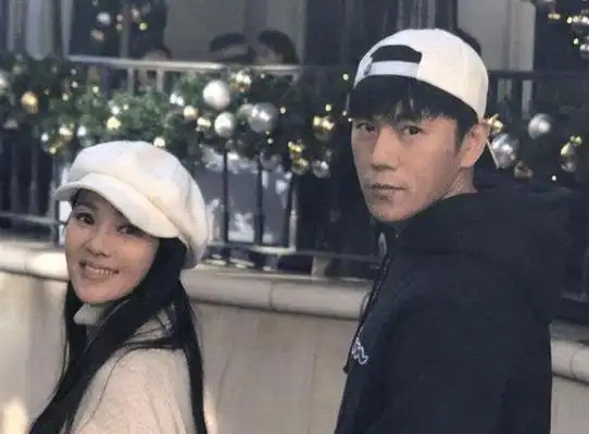 因为受到婚姻的伤害,伊能静决定孤独终老,再也不涉足感情.