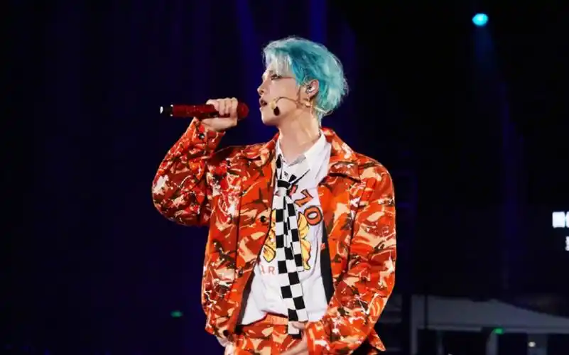 蓝发鹿晗yyds 爱豆鹿晗 内娱的神杀回来了!三巡演唱会广州day2 230709