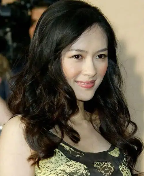 汪峰高调官宣后,那英被推上热搜,意外扯出陈年旧事,网友:刺激