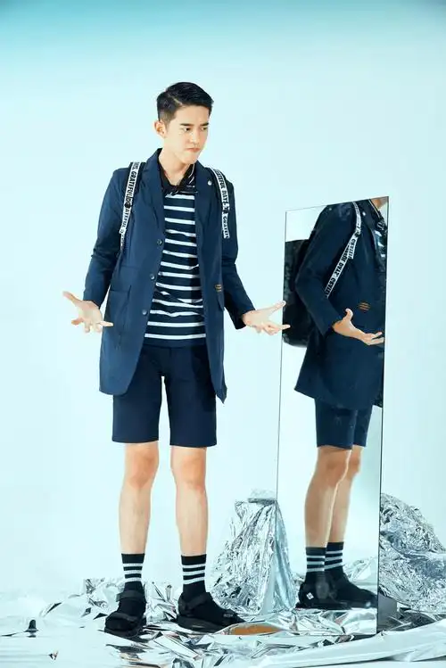 梁靖康阳光活力时尚写真图片