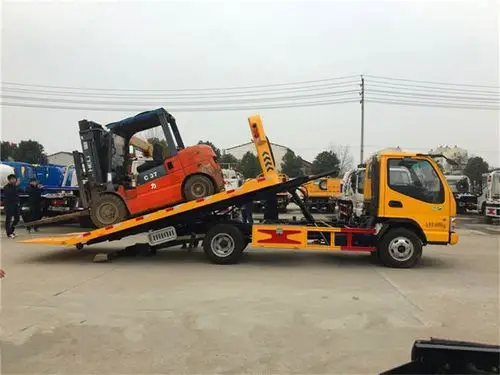 可拖4吨叉车的拖车哪里有卖的?