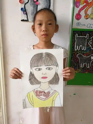 中级提高班作品《人物肖像画——立夏》