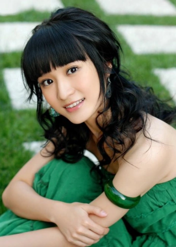 身高: 165cm 出生地: 广东省 出生日期: 1981年5月16日 职业: 演员