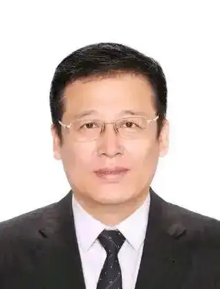 公开信息显示,徐守本出生于1969年4月,山东烟台人