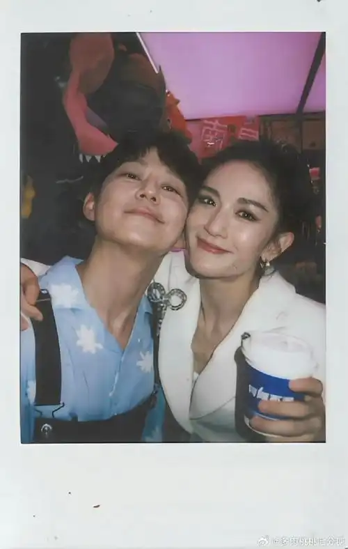 何炅谢娜拍立得合照##hi6拍立得