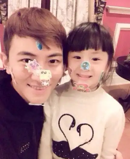 大左微博晒照片