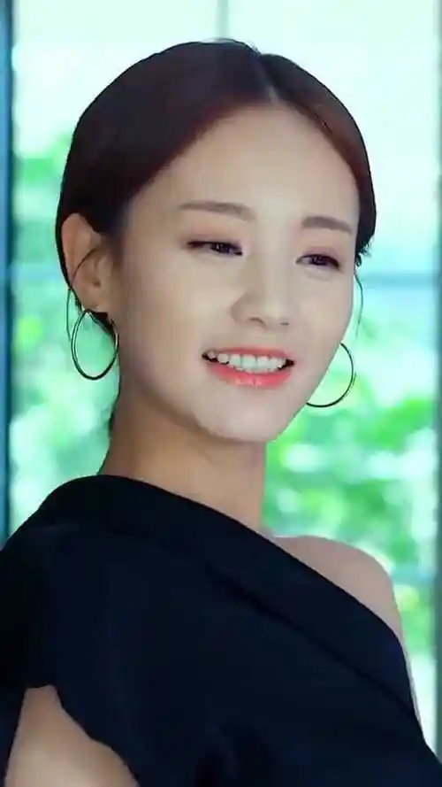 对于李一桐的笑容,我真的没有抵抗力!