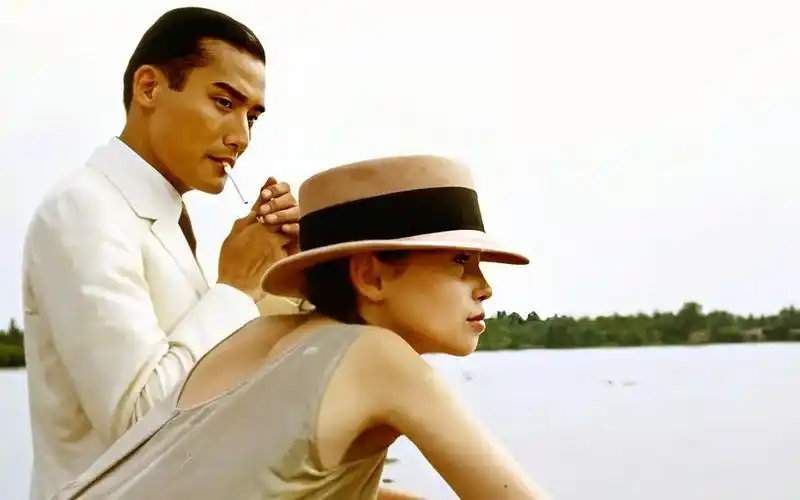 回顾演员梁家辉我这辈子最正确的决定就是娶了一个平凡的妻子