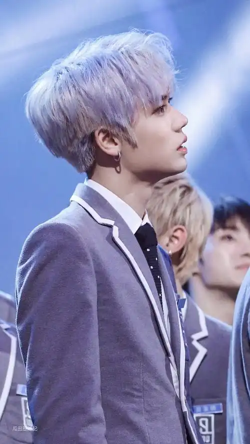 林彦俊生贺楼26615〗我爱你精确到侧脸九十度